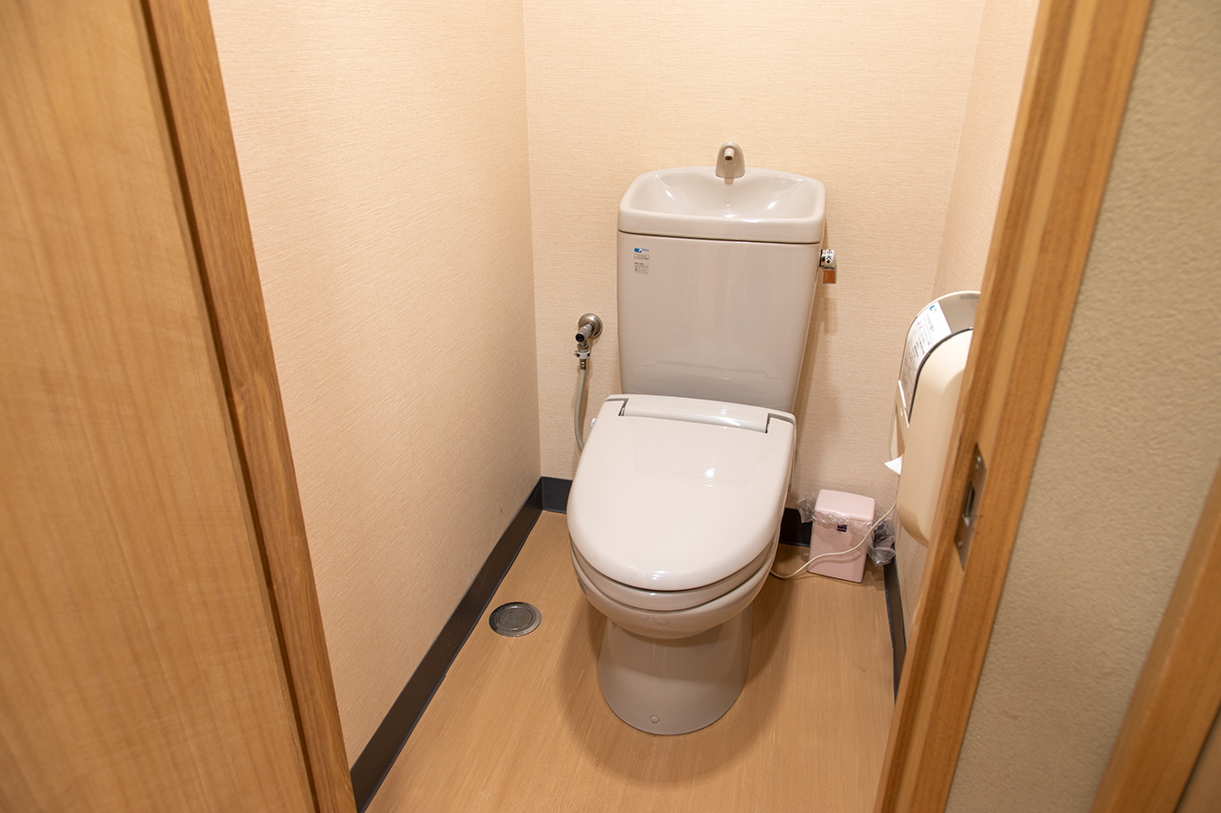 遺族控室専用トイレ