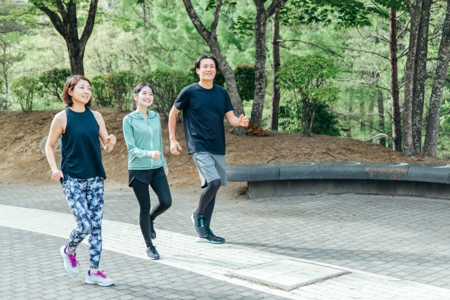 ウォーキングで健康と幸せを手に入れる！アプリで楽しみながらお得な特典も満載！