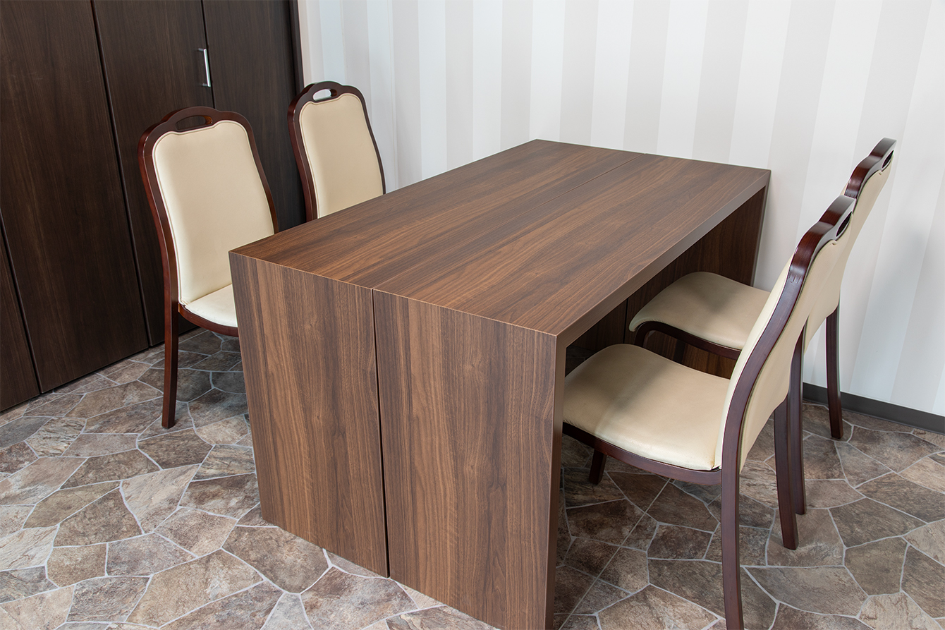 新安置室【桔梗】休憩テーブル (12/20)